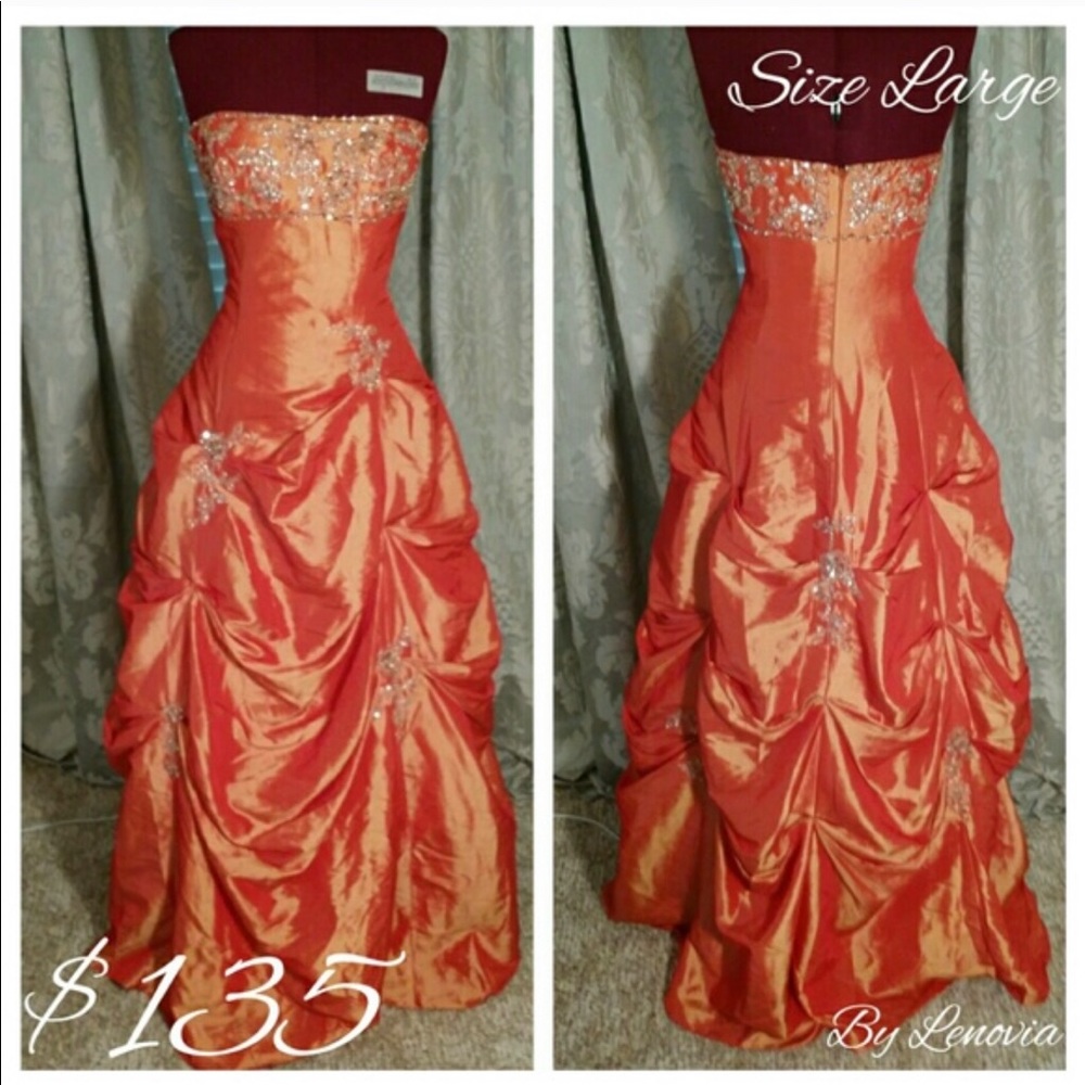 Lenovia Gown